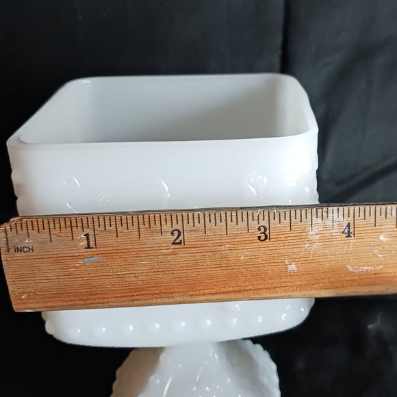 Milk Glass LIKE NEW Candy Snack Bowl Decor Storage Grape Vines Pedestal.  MG-01 - Picture 9 of 12